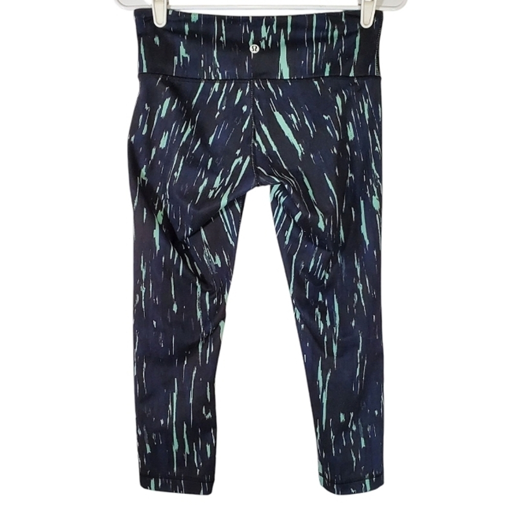 2030 * Lululemon Wunder Under Crop III Painted Animal Menthol Black Size 6 - Picture 2 of 8